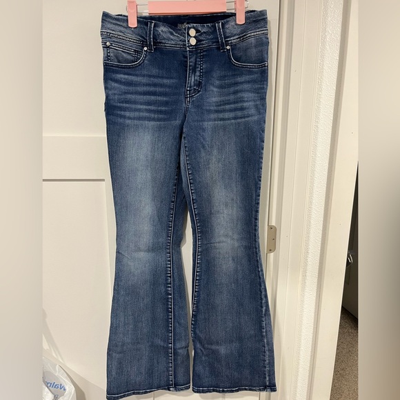 Classic Blue Women's Jeans - Picture 1 of 4